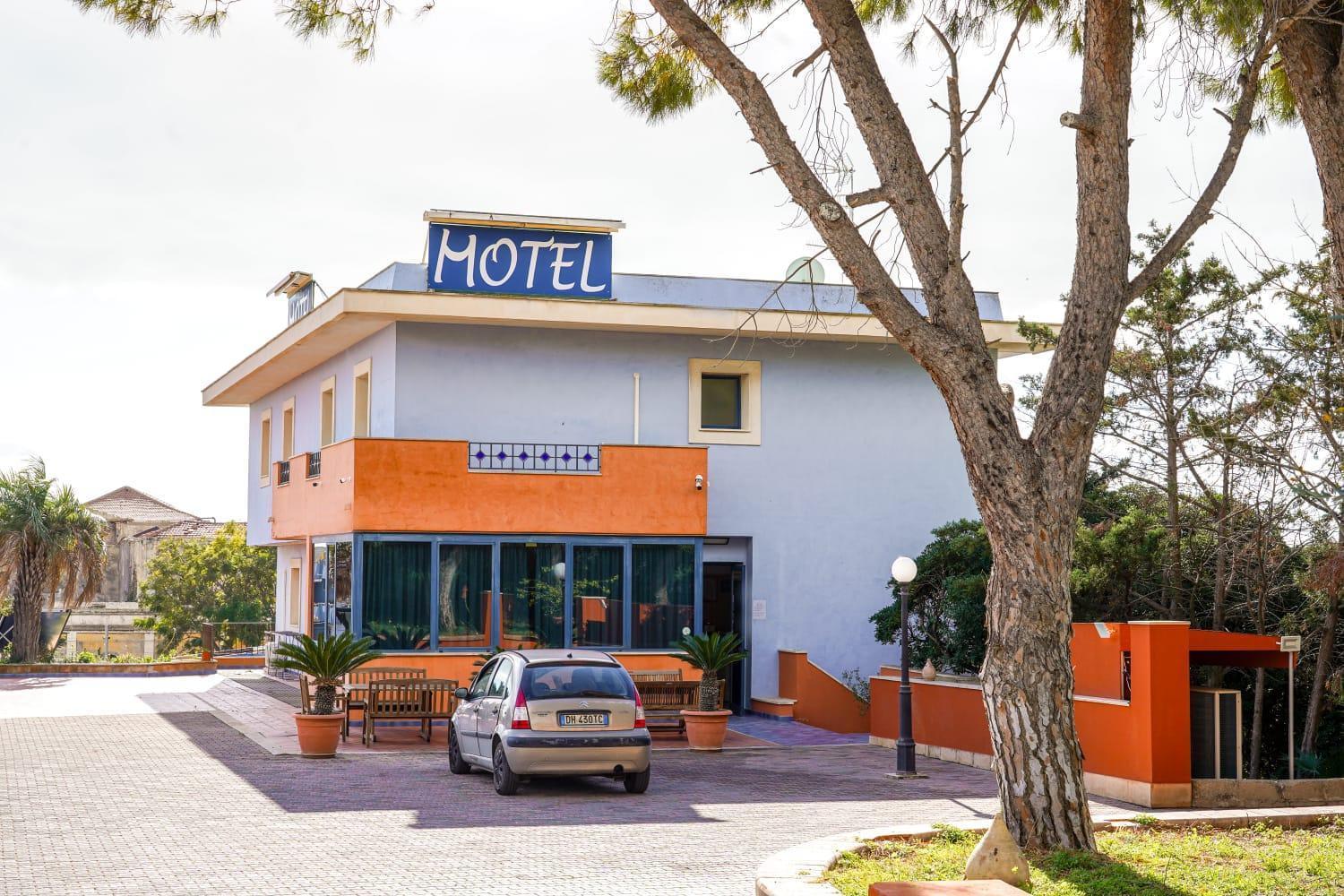 Motel - Hotel Nautico Поццалло Экстерьер фото